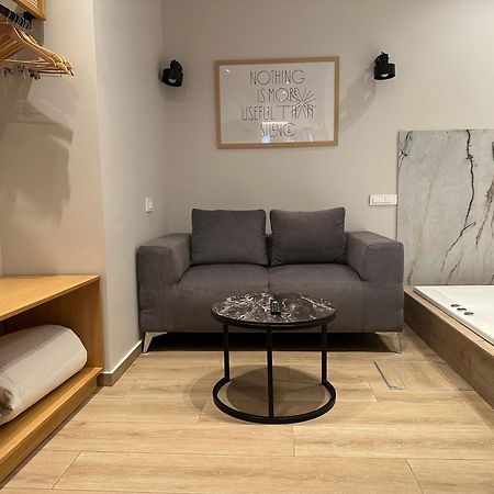 Belle Athenes - Luxury Rooms At Monastiraki Railway Station Atenas Exterior foto