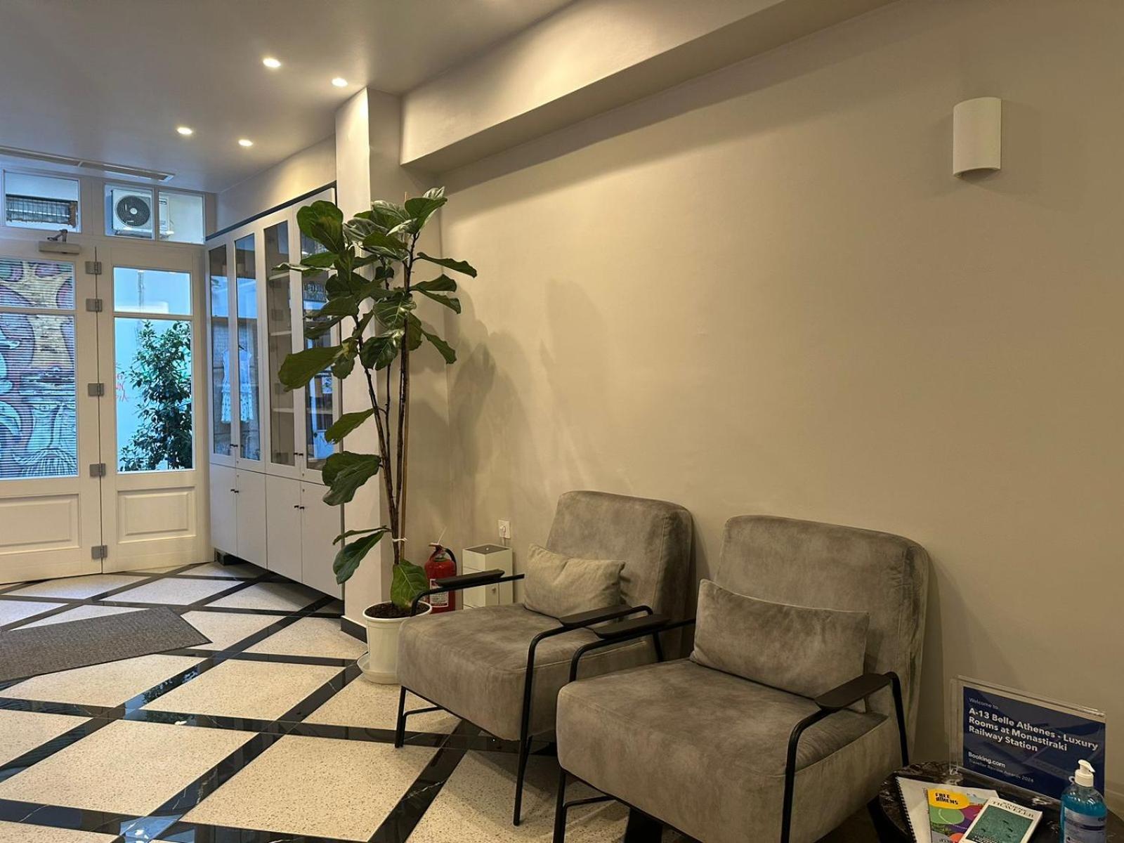 Belle Athenes - Luxury Rooms At Monastiraki Railway Station Atenas Exterior foto