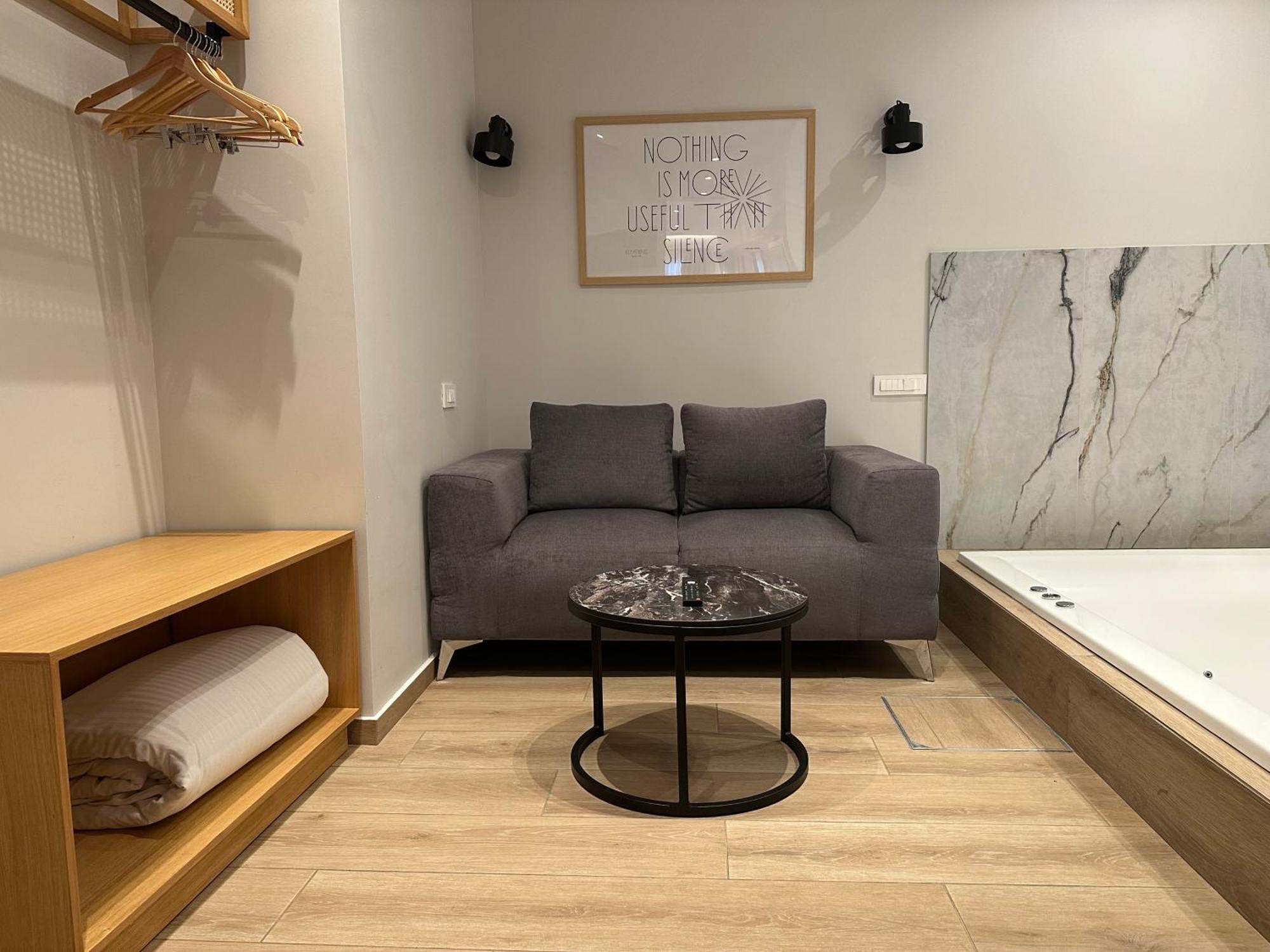 Belle Athenes - Luxury Rooms At Monastiraki Railway Station Atenas Exterior foto
