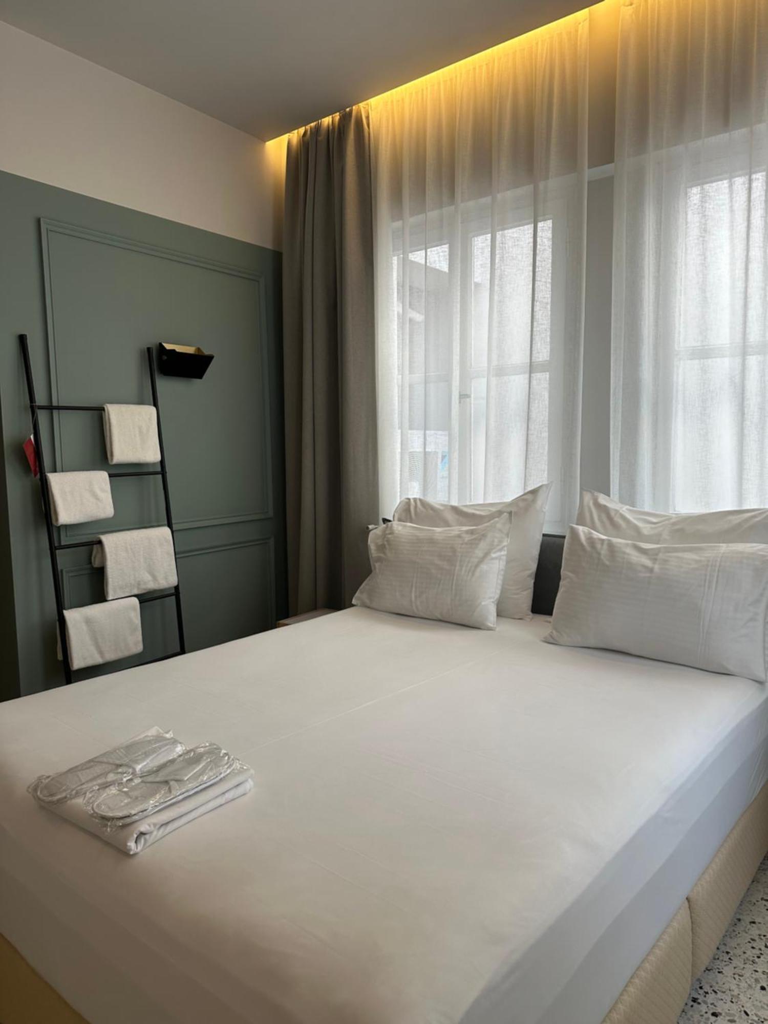Belle Athenes - Luxury Rooms At Monastiraki Railway Station Atenas Exterior foto