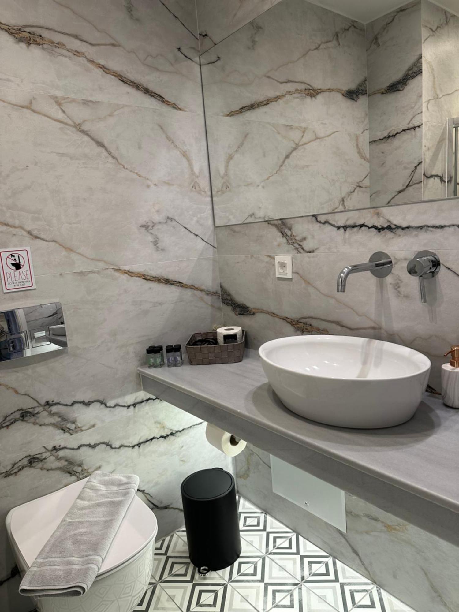 Belle Athenes - Luxury Rooms At Monastiraki Railway Station Atenas Exterior foto