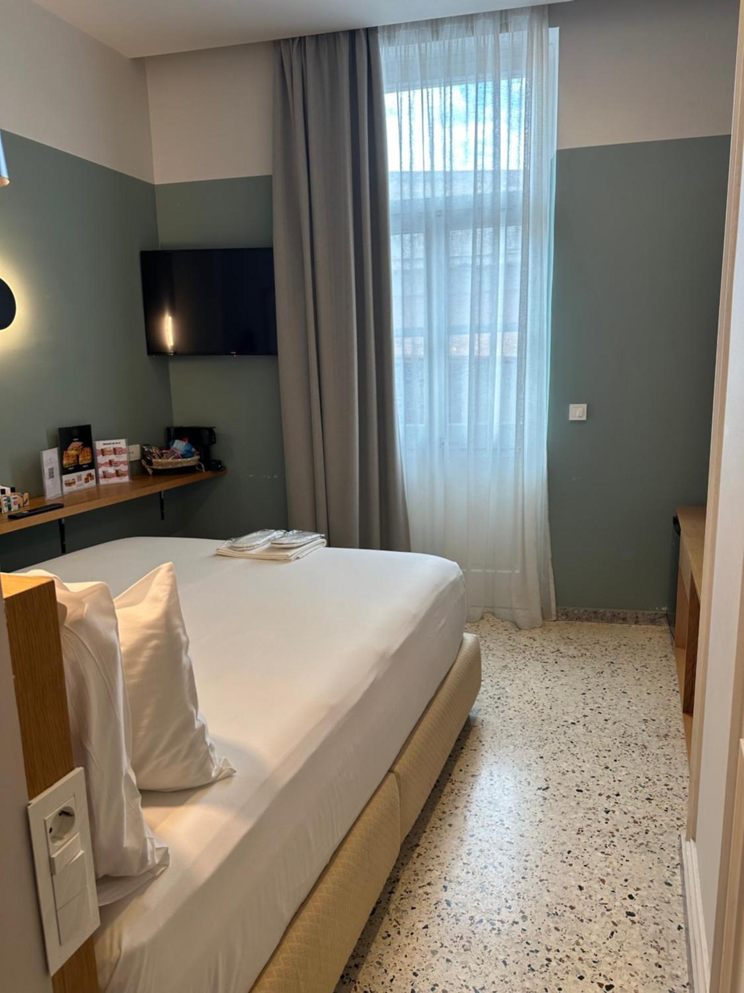 Belle Athenes - Luxury Rooms At Monastiraki Railway Station Atenas Exterior foto